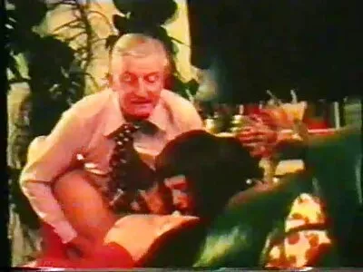 டில்லியன் கார்ட்டர் ஒரு சேவல் பசி கொண்ட அமெச்சூர் மாடு பெண்