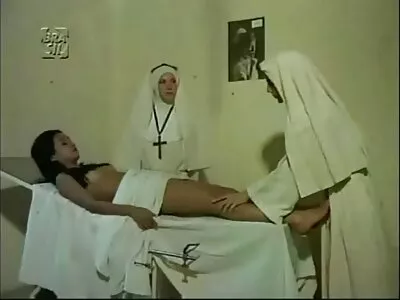 சசி ஆபாச குஞ்சு இந்த வெளிப்புற காட்சியில் திருகப்படுகிறது
