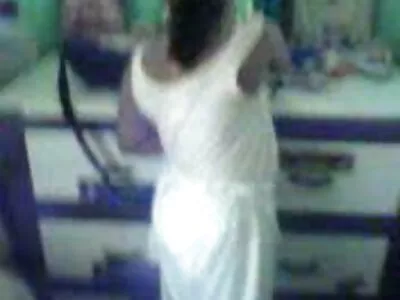ஆடம்பரமான MILF பெரிய டிக்ஸுடன் ஐந்து உற்சாகமான ஸ்டாலியன்களால் கருமையாக்கப்பட்டது