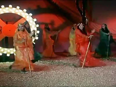 ஆபாச நட்சத்திரம் செக்ஸ் டாக்டரிடமிருந்து புண்ணுக்கு ஒரு சிறப்பு சிகிச்சையைப் பெறுகிறது