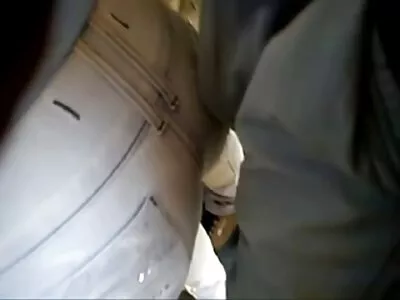குட்டி மற்றும் வாயில் தனது கூட்டாளியின் பெரிய சேவல் பெட்டிட் ஜூலை சன் பெறுகிறது