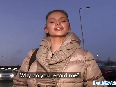 ஆர்வமுள்ள பாடகர் சூடான ஆடியோ தொழில்நுட்ப வல்லுநருடன் உடலுறவு கொள்கிறார்